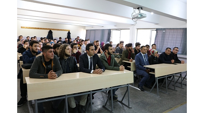 YILMAZ, YAZILIM MÜHENDİSLİĞİ ÖĞRENCİLERİYLE BULUŞTU