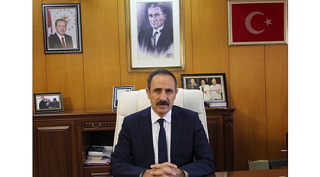 FIRAT ÜNİVERSİTESİ REKTÖRÜ PROF. DR. DEMİRDAĞ, “HOCALI KATLİAMININ 28.YILINI ANIYORUZ”