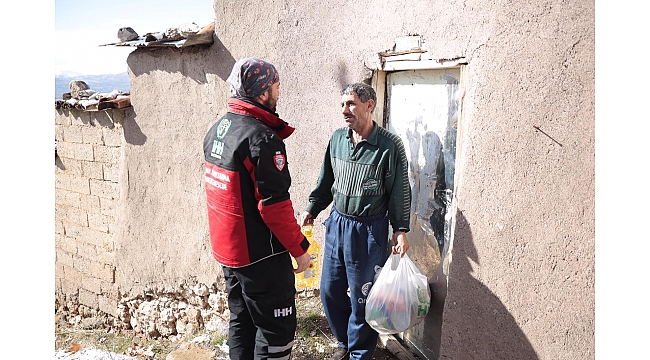 İHH DEPREM SONRASI ELAZIĞ’DA ÖNEMLİ FAALİYETLER GERÇEKLEŞTİRDİ