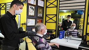 DIŞARI ÇIKAR ÇIKMAZ İŞİNİN BAŞINA GEÇTİ