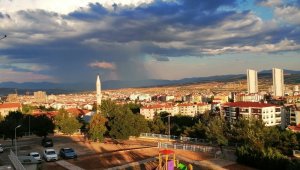 Elazığ'da bulutların muhteşem görsel şöleni