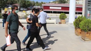Hırsız, önce güvenlik kamarasına sonra polise yakalandı