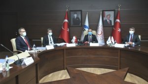 Vali Yırık;"Katkı sağlayacak yatırımların değerlendirilmesi gündemimizde"