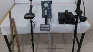 Elazığ'da kaçak kazıya suç üstü operasyon:5 gözaltı