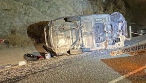 Elazığ'da otomobil takla attı, sürücü yaralı kurtuldu