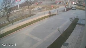 Elazığ'da trenin tıra çarptığı kaza kamerada