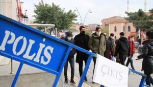 Maske kullanımı yüzde 100, sosyal mesafe yetersiz