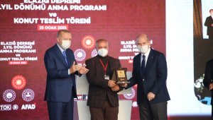 Cumhurbaşkanı Erdoğan: "Elazığ'da 8 bin ailemizi yeni evlerine kavuşturmuş oluyoruz"