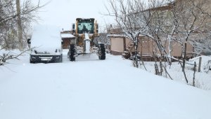 Elazığ'da 24 saat kar mesaisi