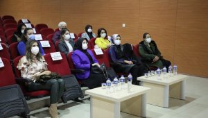 Vali Erkaya Yırık'ın eşi Ayşe Yırık:" Uyuşturucuyla mücadele de en büyük görev anneye düşüyor"