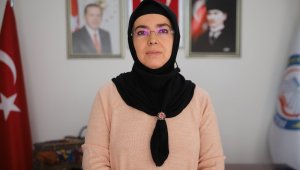 28 Şubat mağduru, Türkiye'nin ilk başörtülü başkanı, iki dönemdir hizmet ediyor