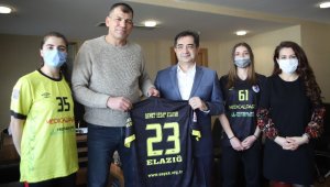 Medical Park Elazığ Hastanesi Genel Müdürü Kurtar: "Hentbol takımımızı her zaman desteklemeye devam edeceğiz"