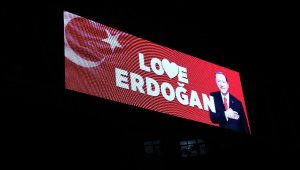 "Stop Erdoğan" skandalına Elazığ'dan "Love Erdoğan" yanıtı