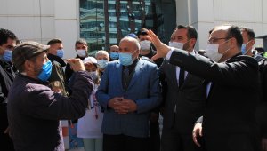 Vali Erkaya Yırık,"Salgınla ancak hep birlikte hareket ederek başa çıkabiliriz"