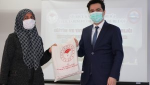 Elazığ'da üreticilere bamya tohumu dağıtıldı