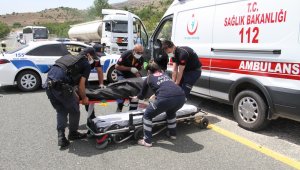 Karı kocayı trafik kazası ayırdı