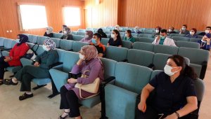 FÜ'de yoğum bakım personeline "Hastane Enfeksiyonlarının Önlenmesi" eğitimi