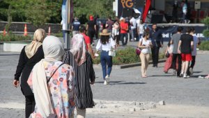Bayram tatilinde vatandaşlar Harput'a akın etti