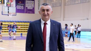 Elazığ İl Özel İdare, Başantrenör Aziz Akkaya ile sözleşme imzaladı