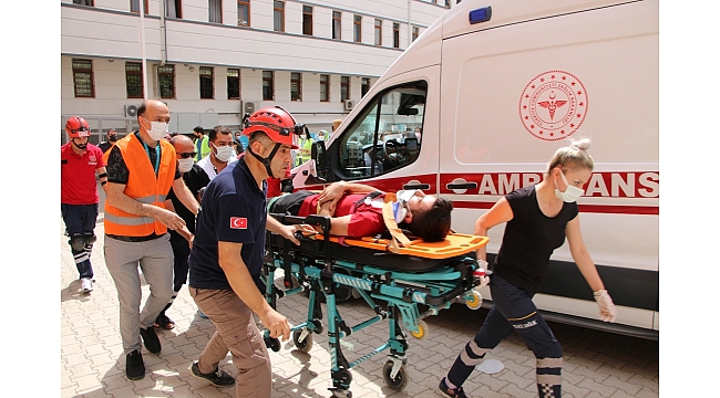 Elazığ'da gerçeği aratmayan yangın ve deprem tatbikatı