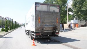 Elazığ'da kamyonun altında kalan çocuk hayatını kaybetti, sürücü olay yerinden kaçtı