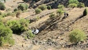 Elazığ'da otomobil 150 metreden aşağı yuvarlandı: 2 yaralı
