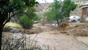 Elazığ'da sel nedeniyle heyelan meydana geldi, yollarda çökmeler oluştu