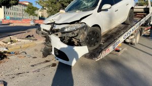 Elazığ'da otomobil yayaya çarptı: 1 yaralı
