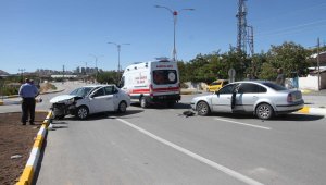 Elazığ'da trafik kazası: 2 yaralı