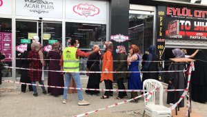 Elazığ'da ucuz halı kuyruğu