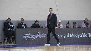 Elazığ İl Özel İdare Başantrenörü Hakan Acer: ''Grup maçlarına galibiyetle başlamak önemliydi''