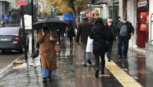 Aşılamada sarıya dönen Elazığ'da uzmanlar uyardı: "Ben aşı oldum, bu hastalık bana bulaşmaz demeyelim"