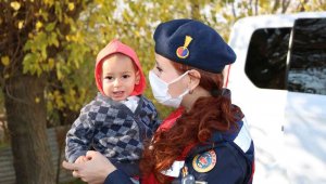 Elazığ'da jandarmadan 20 Kasım Dünya Çocuk Hakları Gününde anlamlı etkinlik