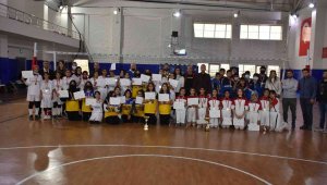 Elazığ'da voleybol müsabakaları tamamlandı