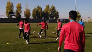 Elazığspor, Batman Petrolspor maçı hazırlıklarına tek antrenmanla devam etti