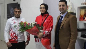 Dünya 3'üncüsü Ahsen Duran memleketi Elazığ'da