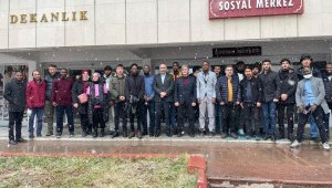 Rektörü Göktaş, yabancı uyruklu öğrencilerle bir araya geldi