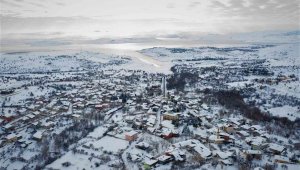 Türkiye'nin en yaşlı ilçesi Ağın'da kar manzarası