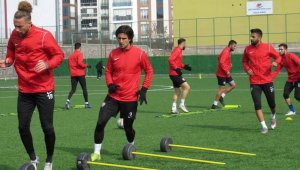 Elazığ Karakoçan FK, topbaşı yapıyor