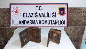 Elazığ'da el yazması İncil ele geçirildi