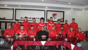 Elazığspor'dan 16 imza