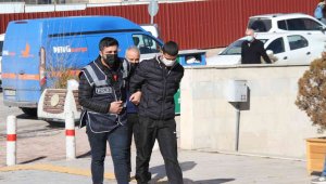 Yabancı uyruklu şahsı darp edip cep telefonlarını çalmıştı, 11 suç kaydının olduğu ortaya çıktı