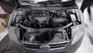 Elazığ'da seyir halindeki araç alev aldı