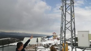 Hırsız ve definecilerden usanan muhtar köyün girişine kamera taktırdı