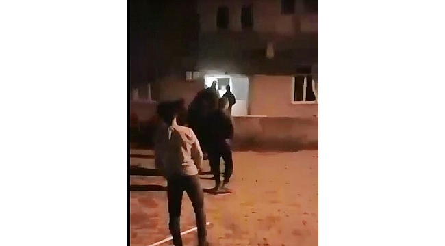 Hırsızlık yaparken yakalanan zanlıyı linçten jandarma kurtardı