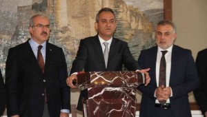 Milli Eğitim Bakanı Mahmut Özer: 