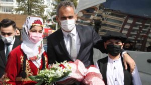 Milli Eğitim Bakanı Özer: 