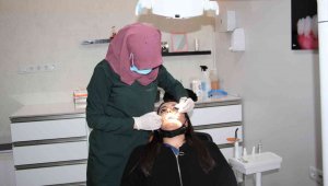 Diş hekimi Ayşenur Çam: "Ramazan ayında da dişler günde iki kez fırçalanmalı"