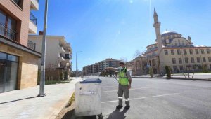 Elazığ Belediyesi larva ilaçlama çalışmalarını sürdürüyor