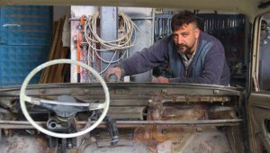 Kızının okuması için birlikte üniversite sınavına girmişti, şimdi 3. üniversitesini bitirmeye çalışıyor